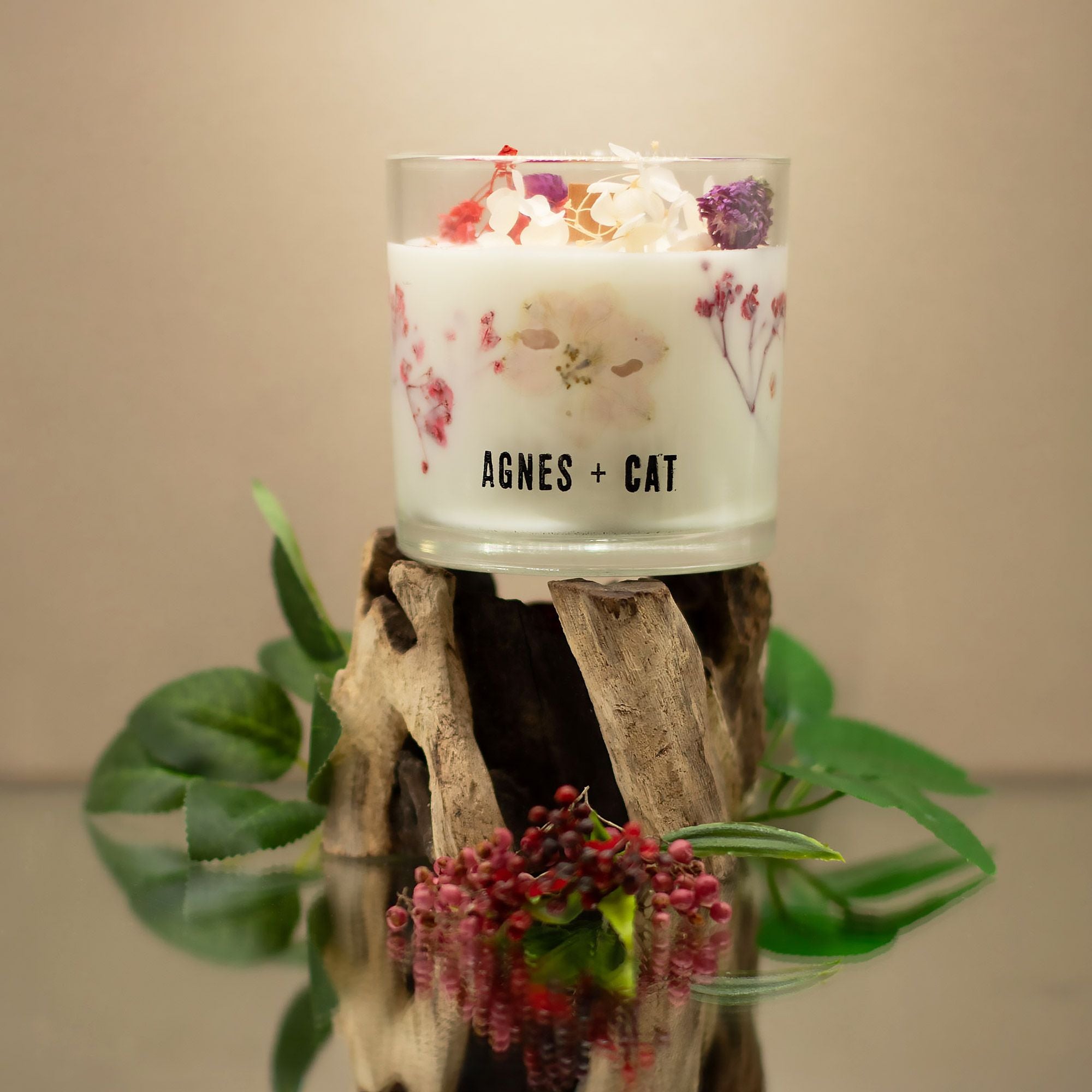 Vela de cera de soja botánica Agnes + Cat - Roses of Sawrey